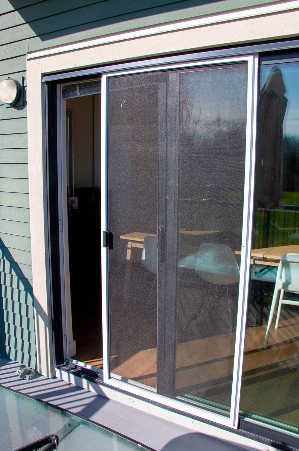 Sliding patio door screen
